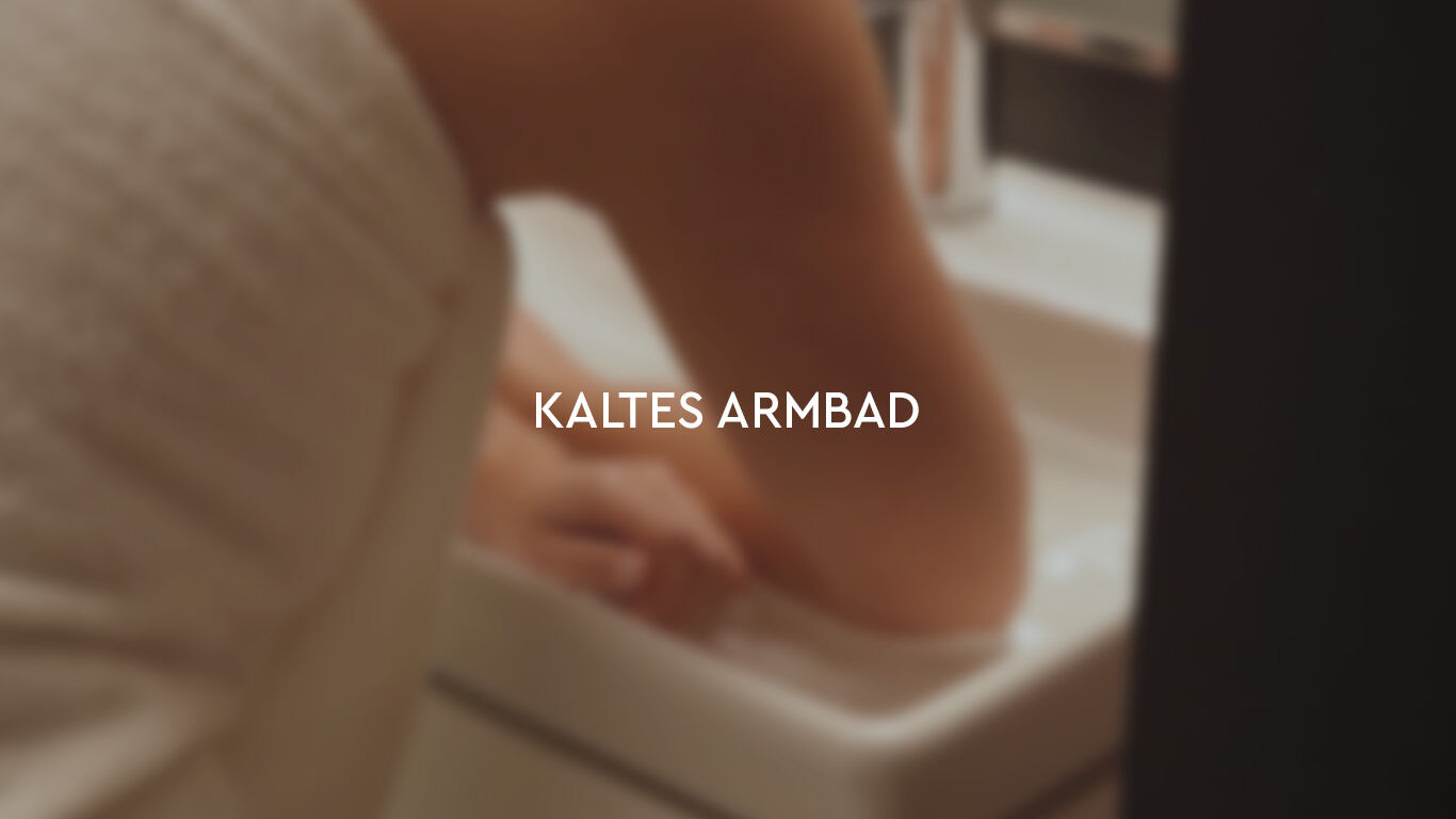 Video: Anleitung zur Durchführung eines kalten Armbads. Dauer: 2 Minuten 26 Sekunden. Das Video öffnet in YouTube mit Untertiteln. 