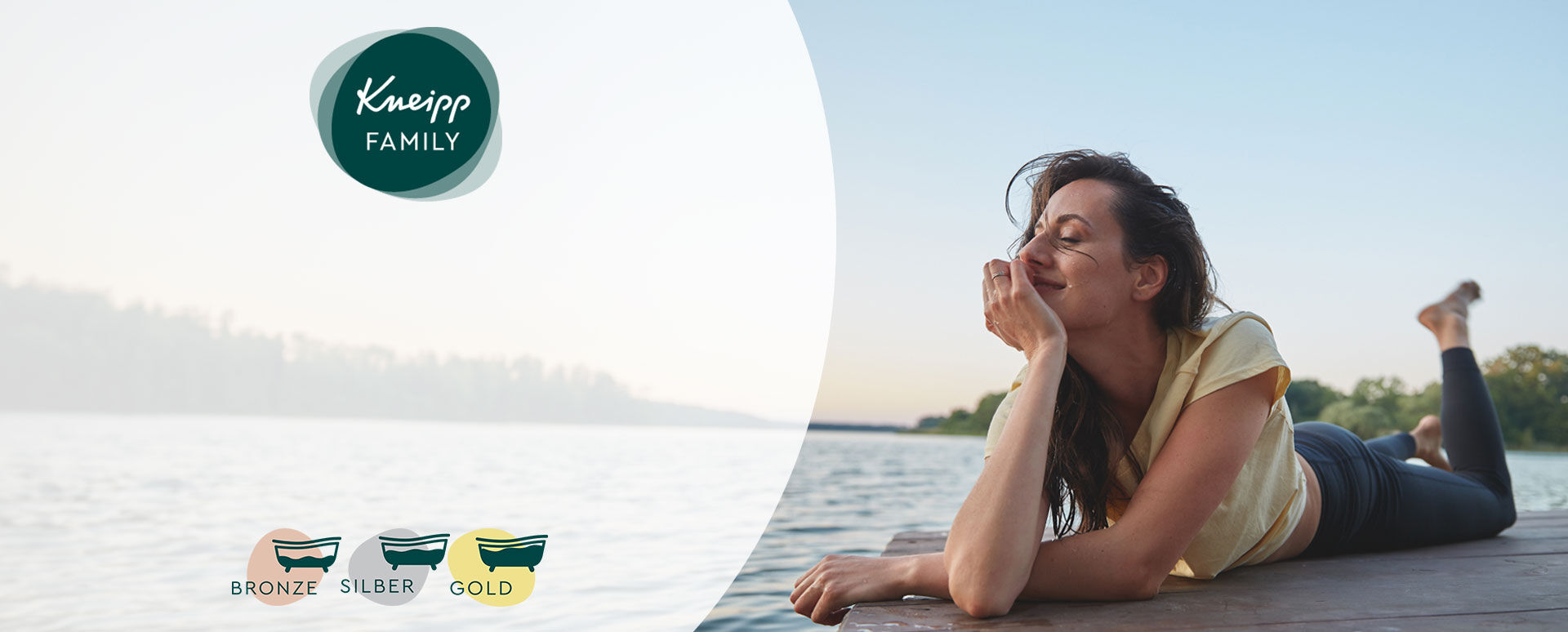 Frau liegt auf dem Steg, Kneipp Family Logo im Bild.
