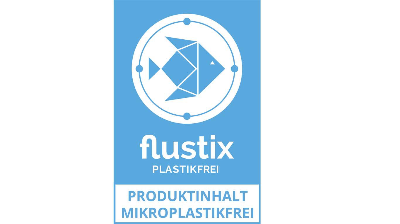 Flustix Siegel f&uuml;r plastikfreie und mikroplastikfreie Produkte mit blauem Fisch‑Symbol.