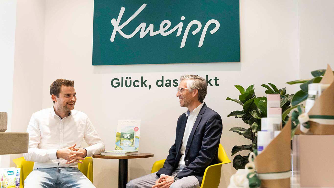 Julian Reitze, Gründer von Rezemo im Gespräch mit Philipp Keil, Head of Packaging Materials Management bei Kneipp.