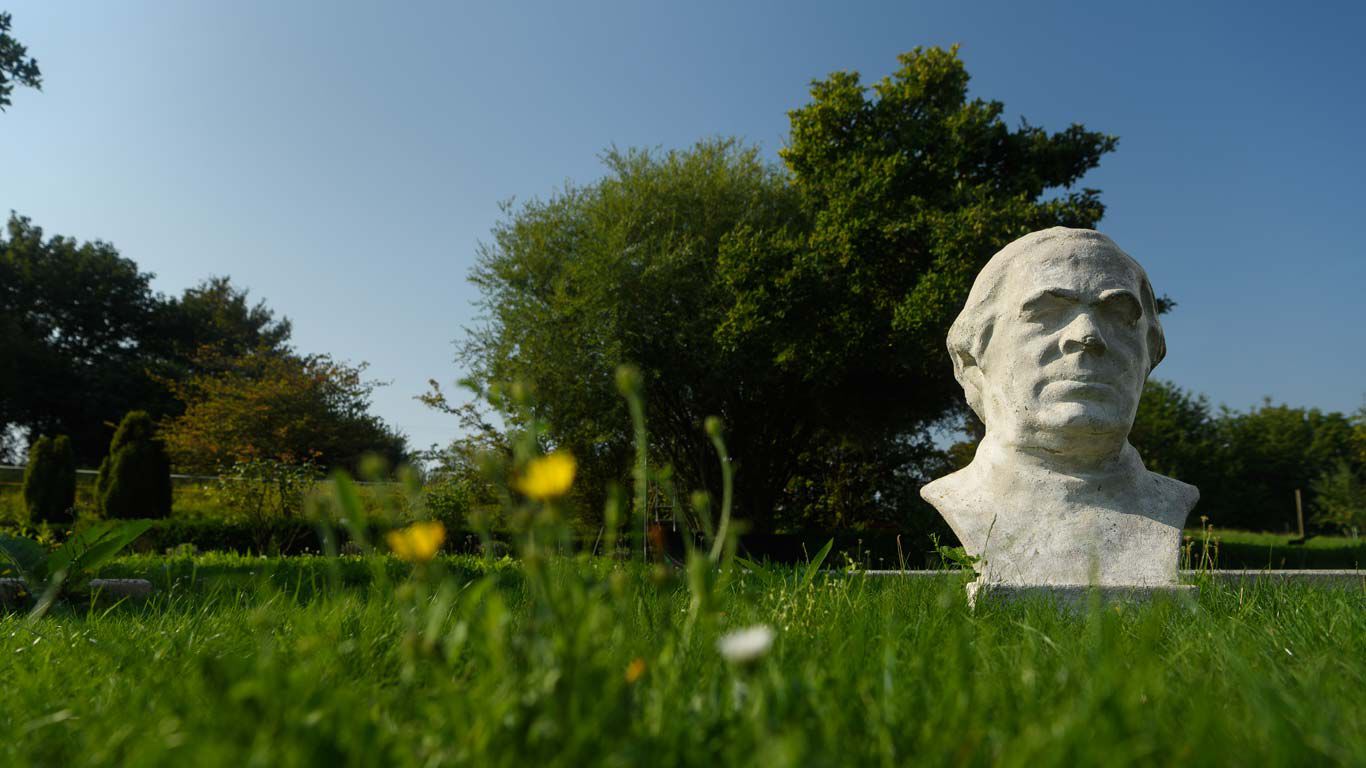Sebastian Kneipp Büste in Natur