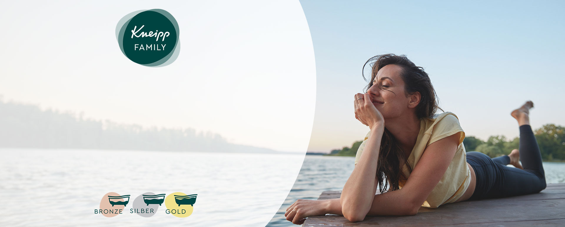 Frau liegt auf Steg am Badesee. Bild zeigt außerdem Logo der Kneipp Family und Status Icons Bronze, Silber, Gold