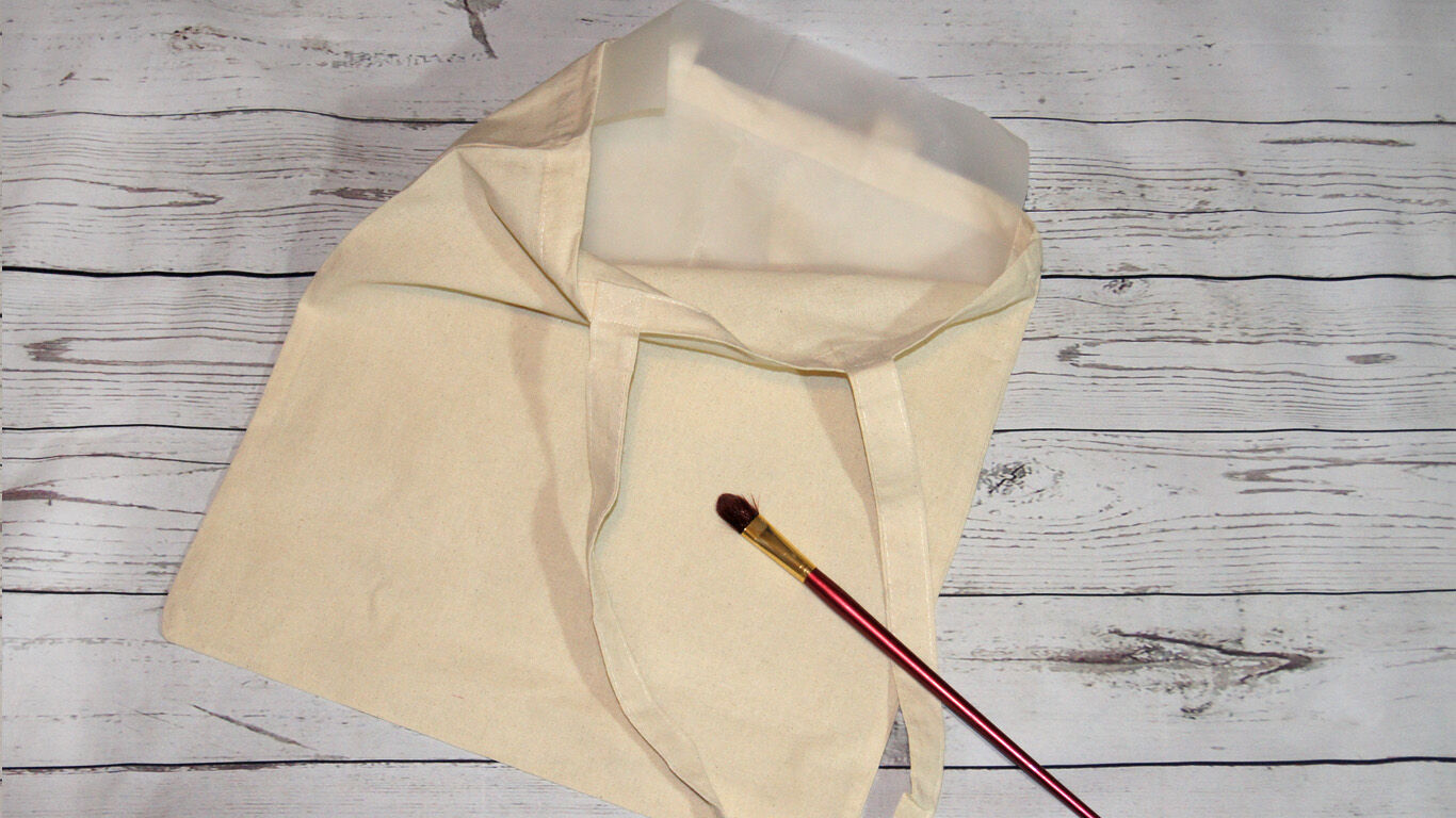 Step 1: Put the baking paper in the cotton bag