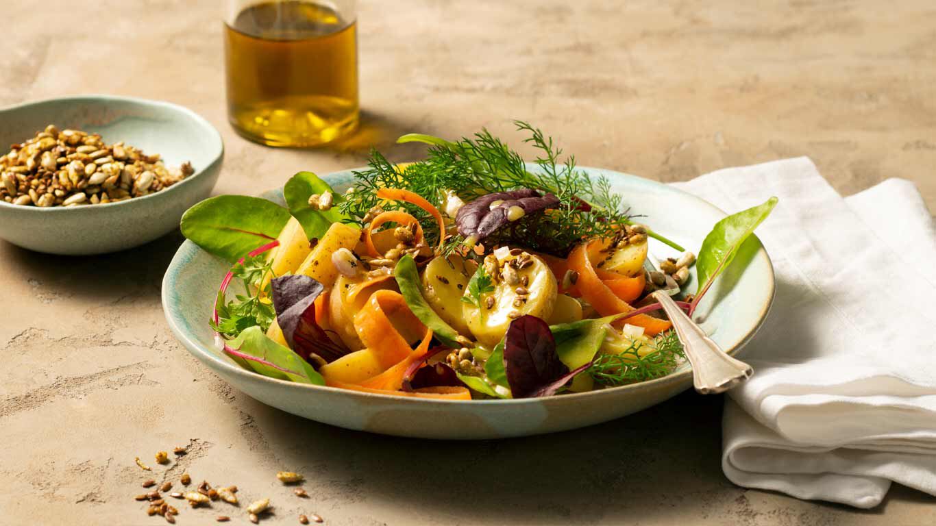 Salade d'herbes sauvages à l'huile de lin et aux acides gras oméga-3