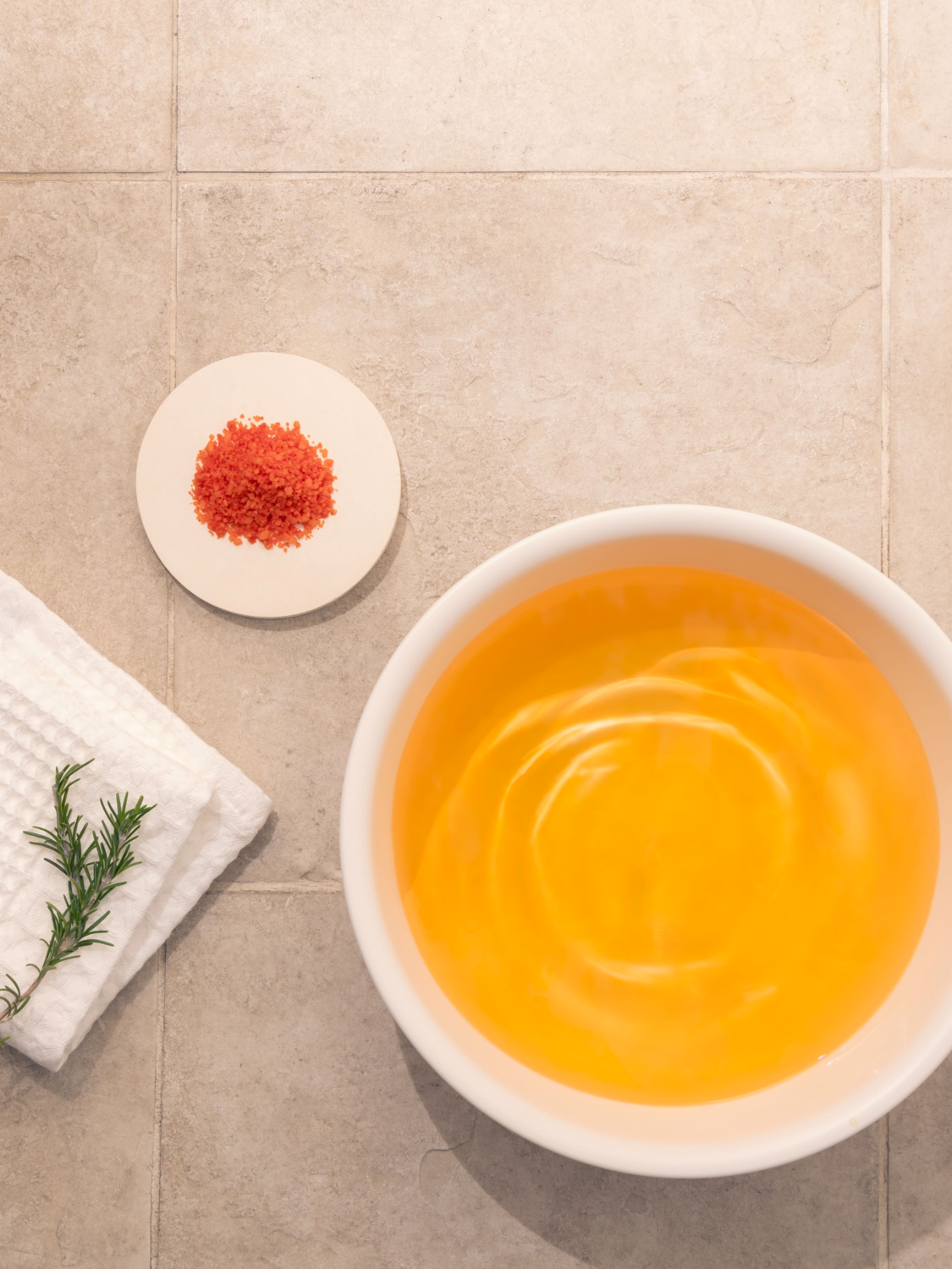 【新品未使用】クナイプ バスソルト スミレ オレンジ クナイプ バスソルト オレンジ・リンデンバウム<菩提樹>の香り 850g