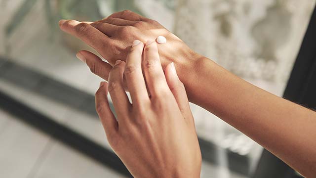 Image pour la cat&eacute;gorie Soins des mains en hiver